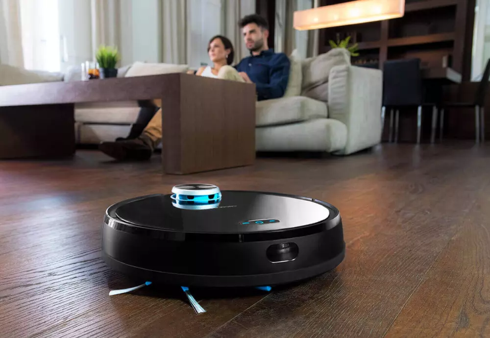 self docking robotic vacuum cleaner